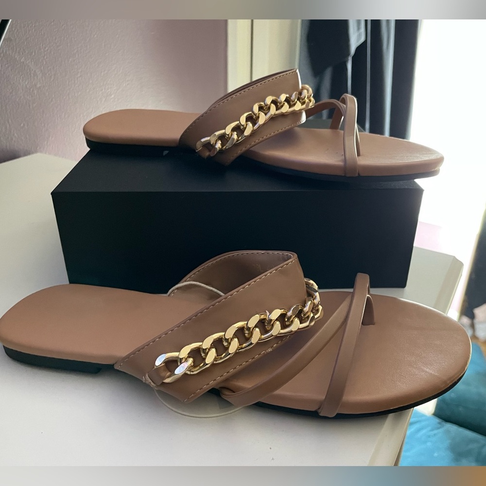 Mtzyoa leather flip flop with gold detail